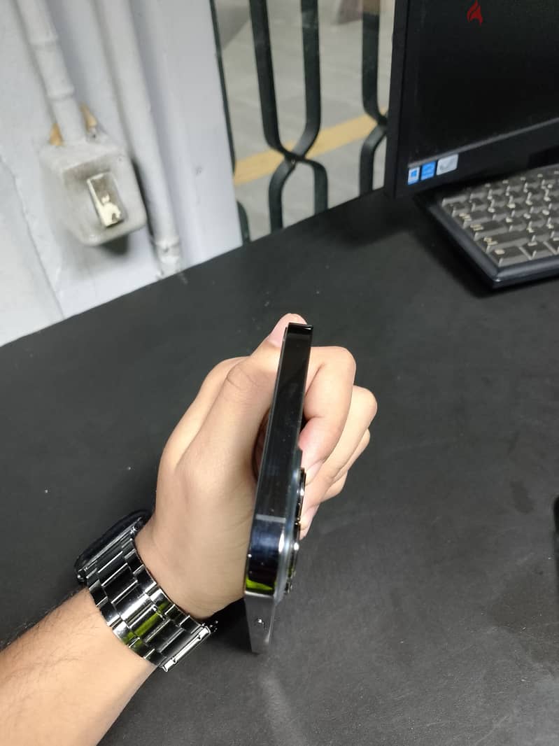 Apple - iPhone 13 Pro Max 1