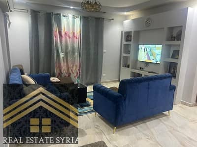 للايجار مفروش بمدينتى (B7) فرش مودرن  مساحه ٨٢ متر غرفتين وحمام ومطبخ ورسيبشن وبلكونه دور أول علوي بحري امام الخدمات/ واكبر حديقة في b7  فرش نظيف جدا و ديكورات شقه نضيفه جدا  مجموعه 74 المطلوب 22 الف سنوى