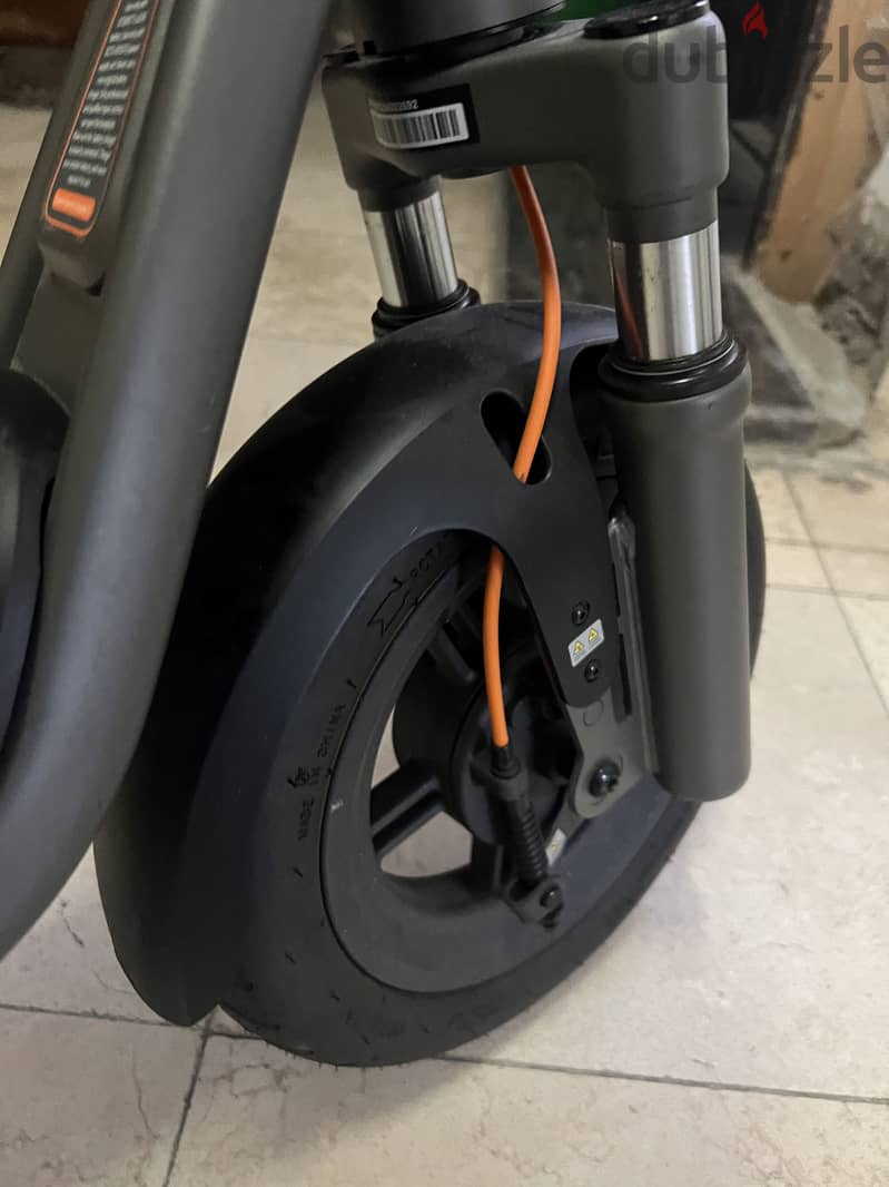 Xiaomi scooter 6 (like new) 4