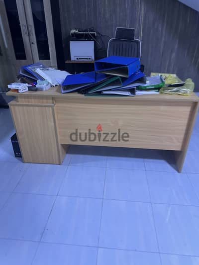 اثاث مكتبي ومكاتب استقبال وتصفية مكتب