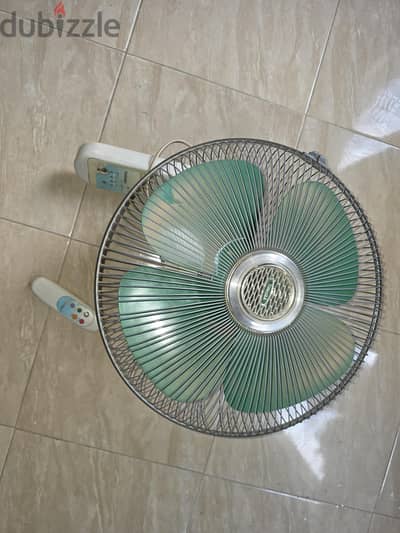مروحة توشيبا حائط مستعملة للبيع