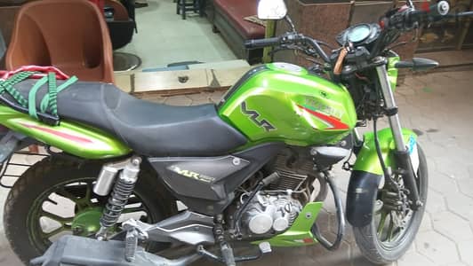 للبيع موتوسيكل فيجوري VLR 200 بحالة ممتازة