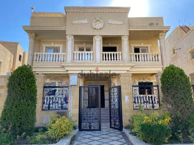 فرصه للاستثمار والسكن دوبلكس اول وثانى فى فيلا بموقع متميز بالتجمع
