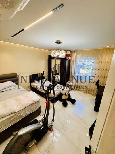 Hyde Park Park Corner Fully Furnished 2 Bedrooms 2 Bathrooms Super Lux First Residence Fully Air Conditioned