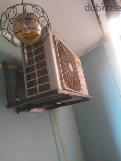 تكييف ال جي ١. ٥ح كسر زيرو بارد وساخن ديجتال بحالته