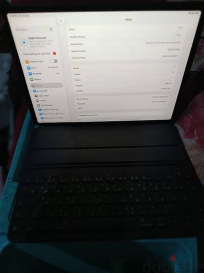 iPad Pro 12.9" 4th Generation – 256GB + Magic Keyboard