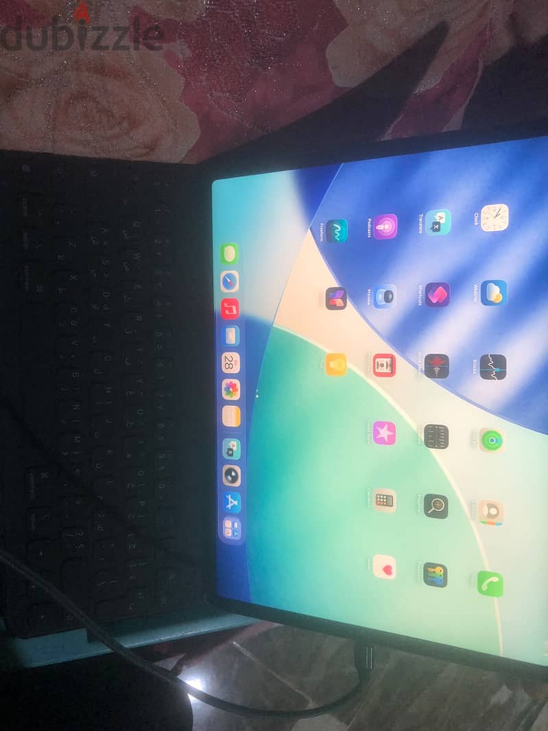 iPad Pro 12.9" 4th Generation – 256GB + Magic Keyboard 6