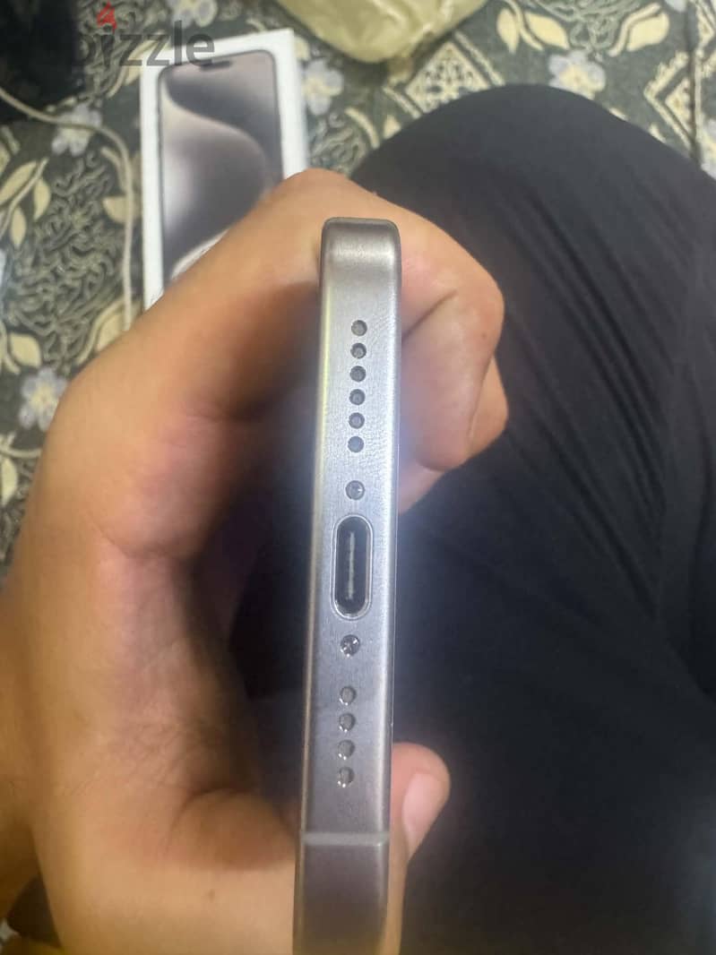 IPhone 15 pro max 4