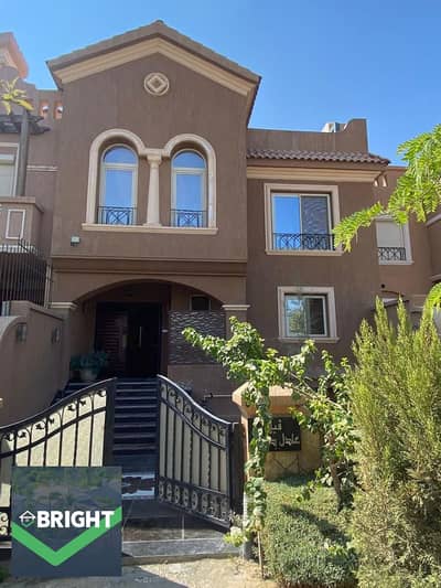 Townhouse at an attractive price, ultra-super-lux finishes, panoramic elevator, located in the Lina Springs compound, New Cairo (Fifth Settlement)