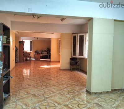 شقة سكنيه بمساحه واسعه تصلح كحضانه او عياده او معمل تحاليل