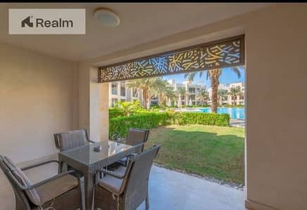 Ground floor Direct on pool fully furnished