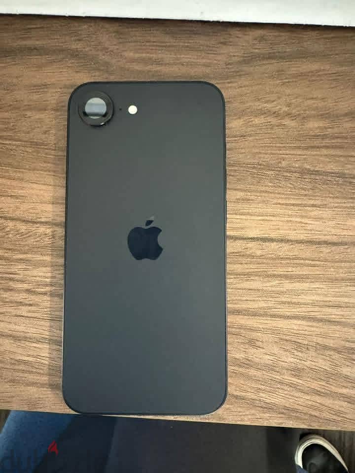Apple - iPhone 17e 1