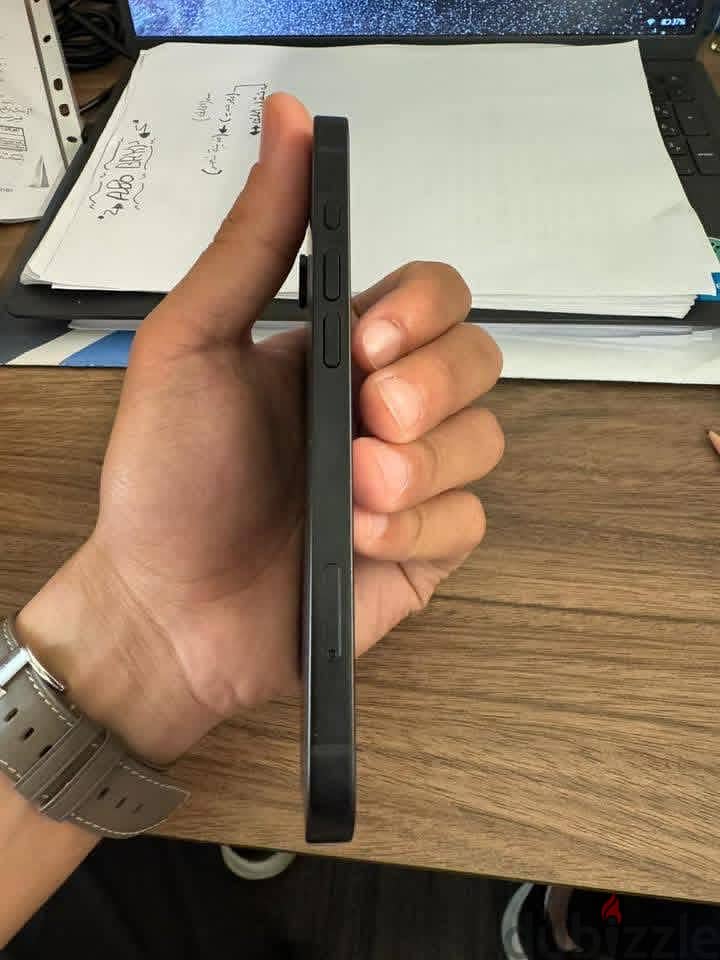 Apple - iPhone 17e 3