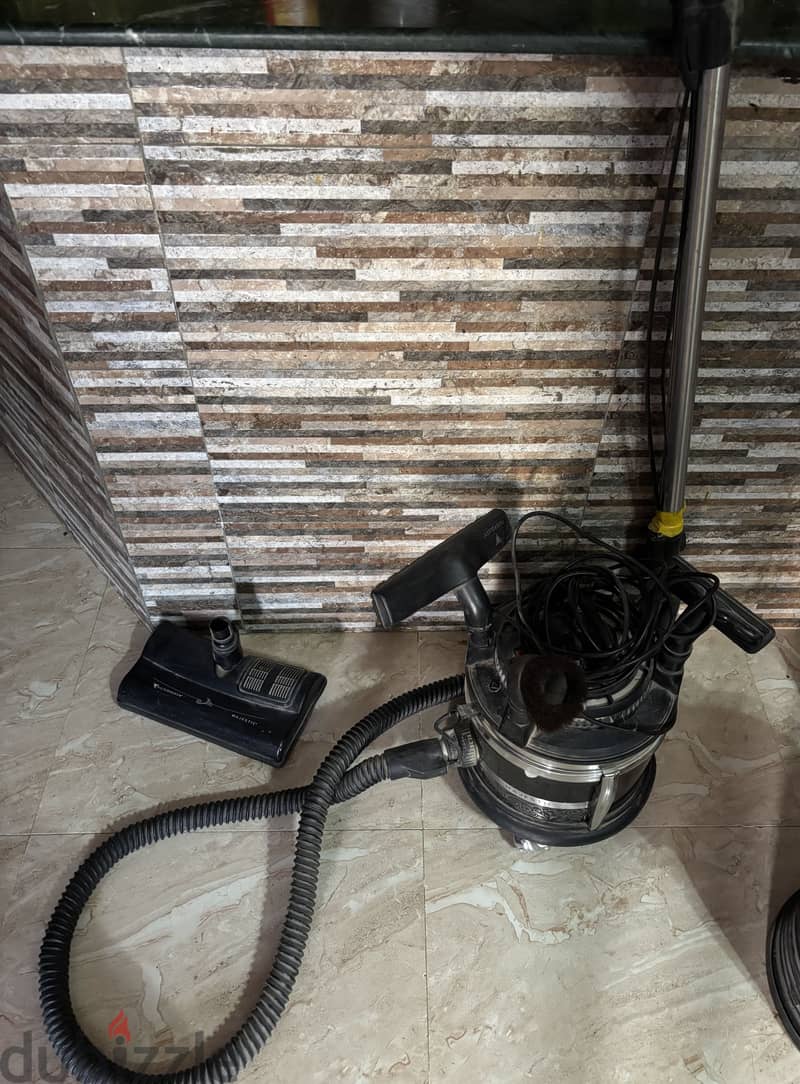 Vacuum 1