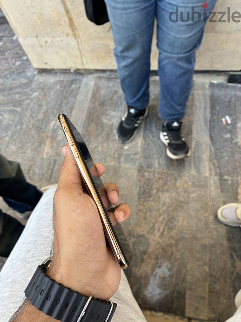 Apple - iPhone XS Max 1