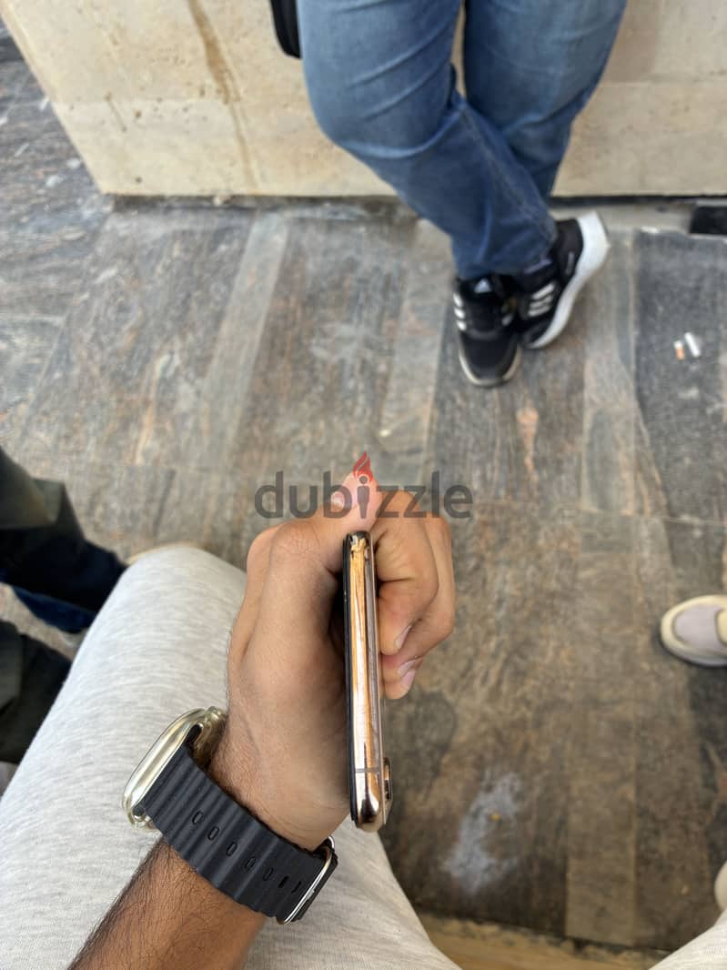 Apple - iPhone XS Max 4