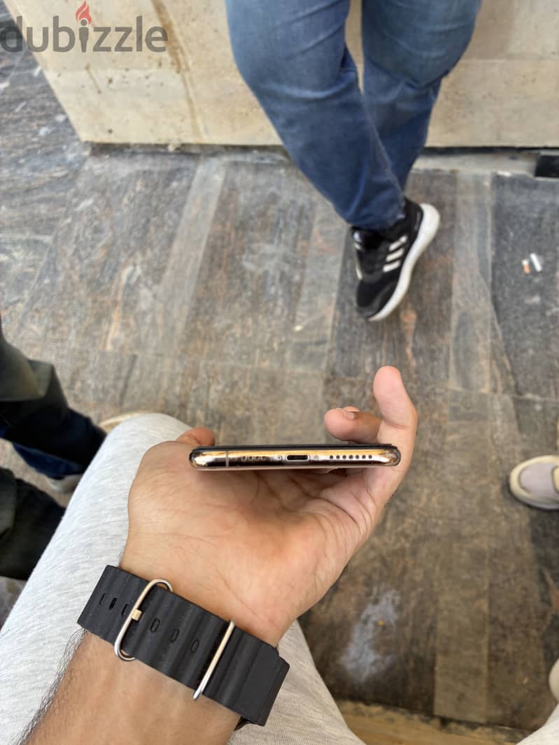 Apple - iPhone XS Max 5