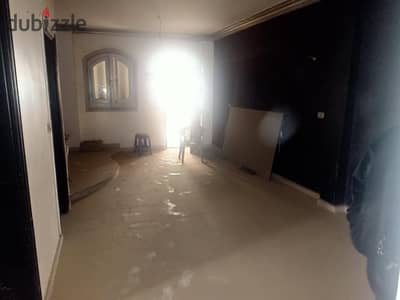 شقه 136م للتمليك شارع منشية التحرير بجوار كلية الهندسة واسماك مرجان النعام عين شمس