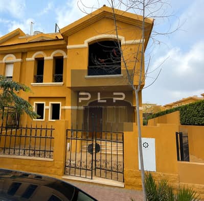 توين هاوس مميز بجاردن خاصة للبيع في ديار بارك Dyar Park