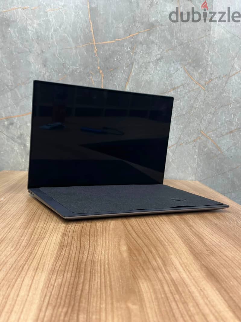 Dell Precision 5570 2