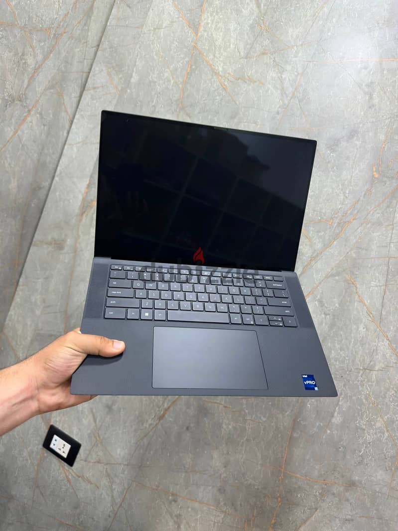 Dell Precision 5570 3