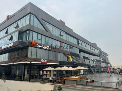 محل أرضي للإيجار في The Gate Plaza – الشيخ زايد