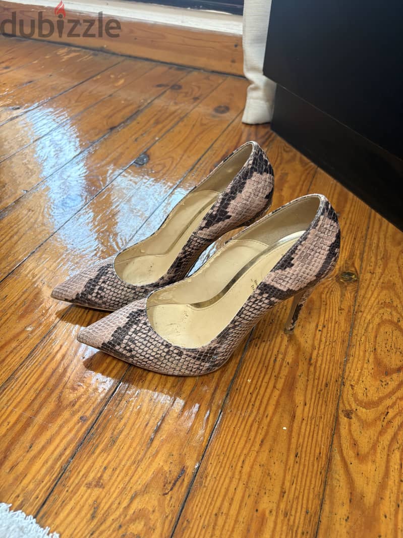 Heels bata 1
