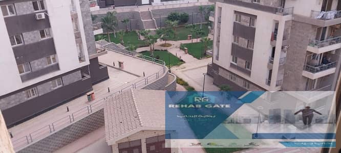 شقه للايجار بكمبوند دار مصر القرنفل مساحه 130 مترتتكون من 3 غرف نوم 2 حمام بجوار المسجد والخدمات