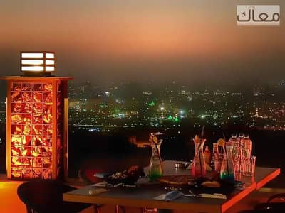 أول مول تجاري على مساحة 5 أفدنة على كورنيش المقطم الجديد، مطعمك أو الكافيه بتاعك بفيو مميز يشوف المقطم بالكامل. تعالى أقولك التفاصيل!