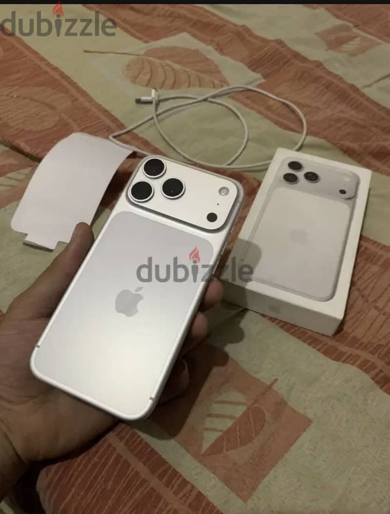 Apple - iPhone 17 Pro Max 2