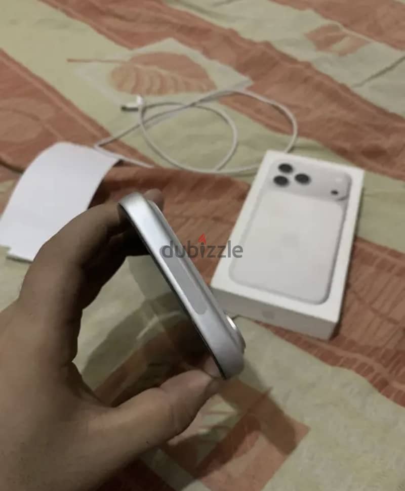Apple - iPhone 17 Pro Max 3