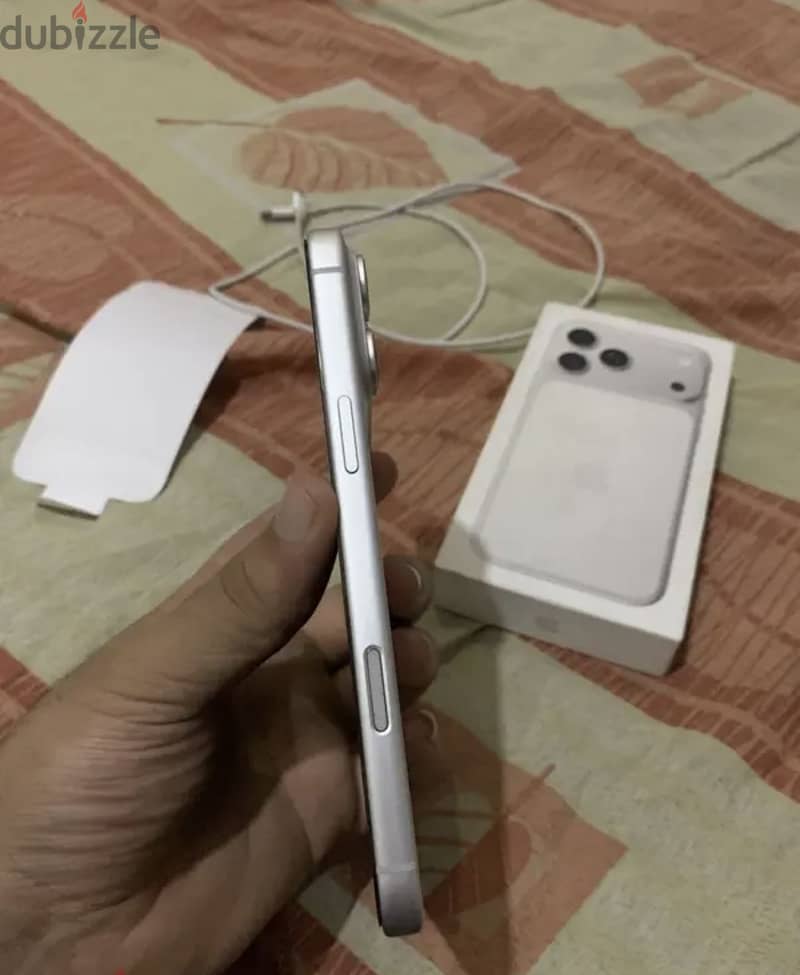 Apple - iPhone 17 Pro Max 4