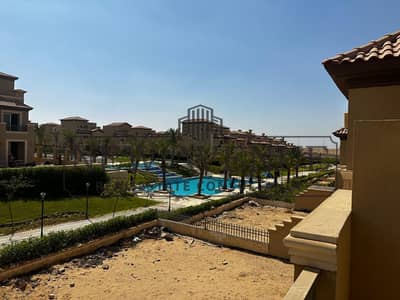 فرصة نادرة وبسعر يُعد من بين الأقل في "لا فيستا سيتي" (La Vista City)؛ منزل مزدوج (Twinhouse) واسع يضم 4 غرف نوم ويتمتع بموقع متميز، مما يجعله خياراً