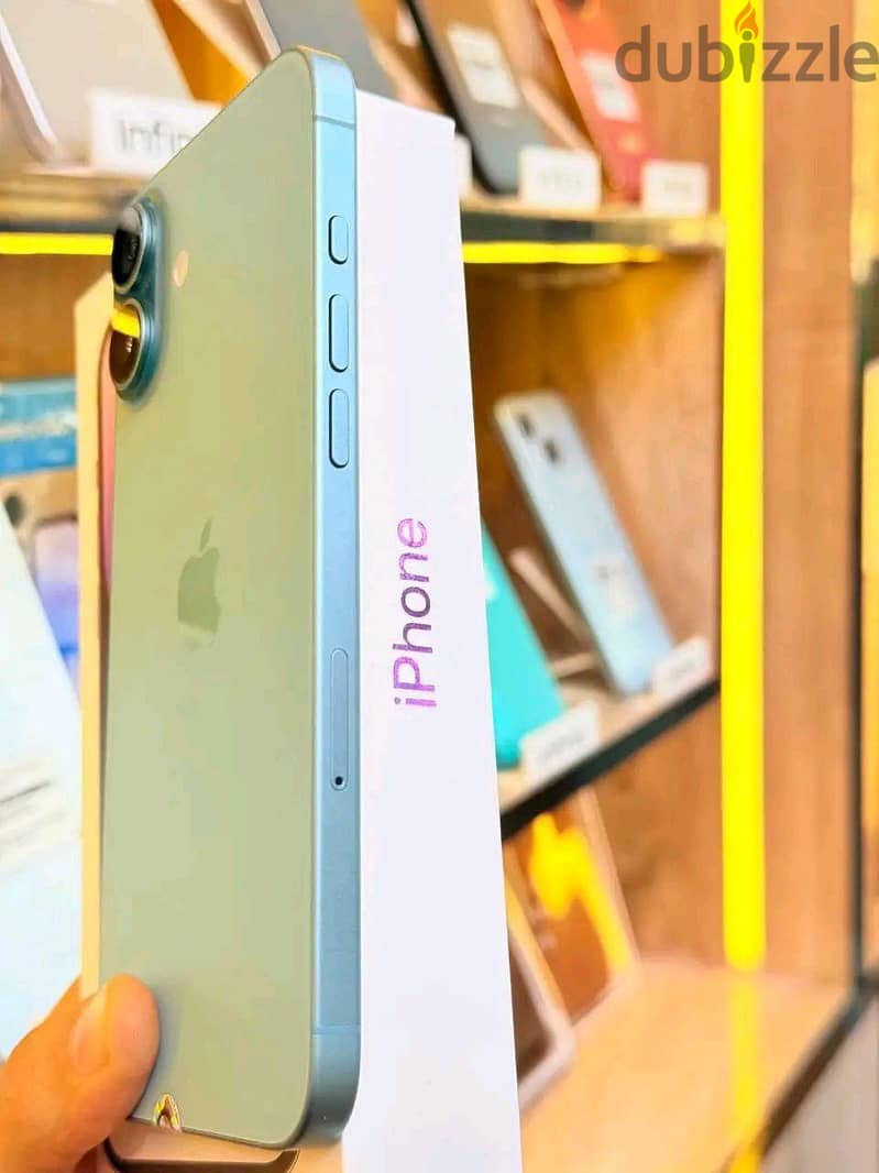 Apple - iPhone 16 Plus 3