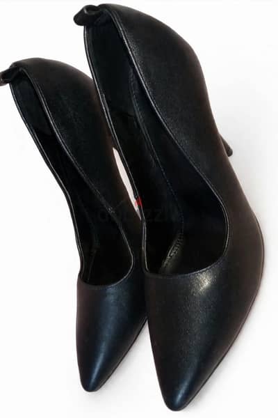 شوز حريمي كعب عالي "هيلز" (مستورد جديد) - Brand New Black Pumps Hills