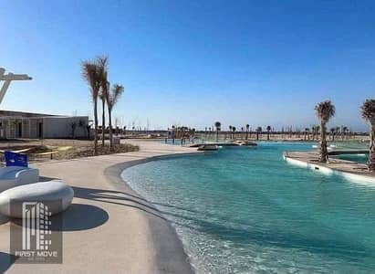 شاليه 3 غرف نوم علي البحر ريسيبشن كبير موقع متميز جداً اقل سعر اجمالي في السوق الساحل الشمالي راس الحكمة استلام فورى