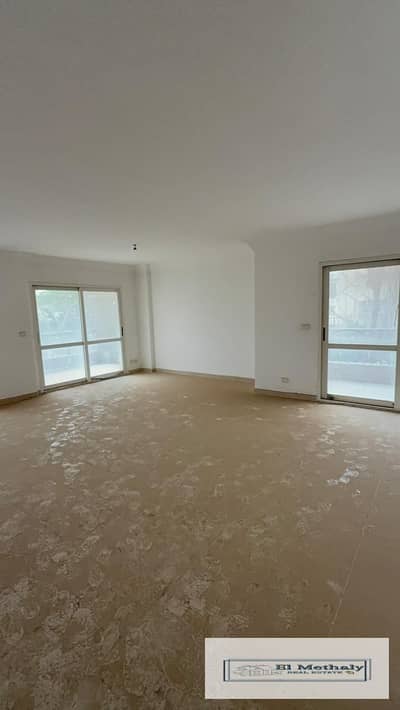 شقه تمليك للبيع في مدينتي القاهره الديده بجوار النادي و الخدمات