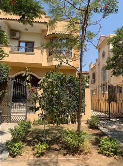 Twin House for Sale in Al Yasmeen Compound, Sheikh Zayed - Super Lux finishing , Includes kitchen and dressing room