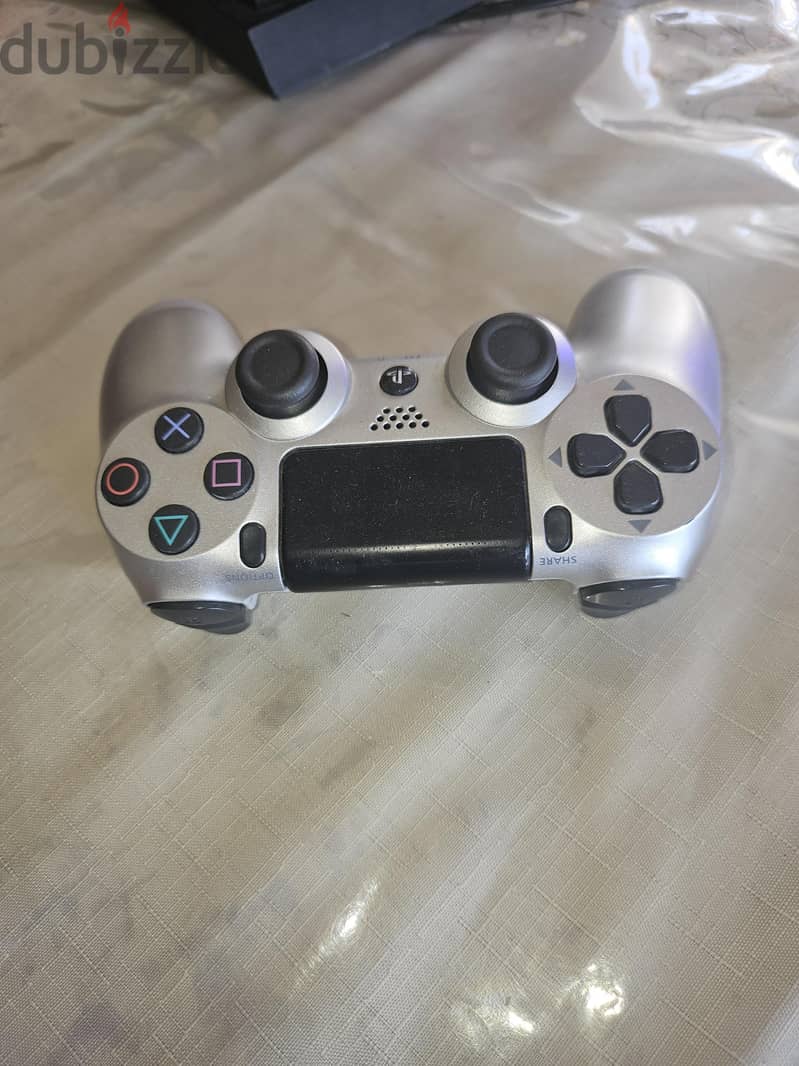 ps4 with game cds 3