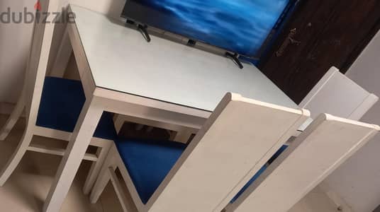 سفره ٦ كراسي زان بحالتها