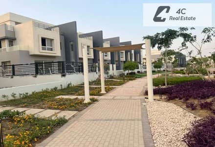 garden Townhouse Villa for Sale 250m Prime Location Landscape View in Hyde Park Fifth Settlement New Cairo Near Mivida