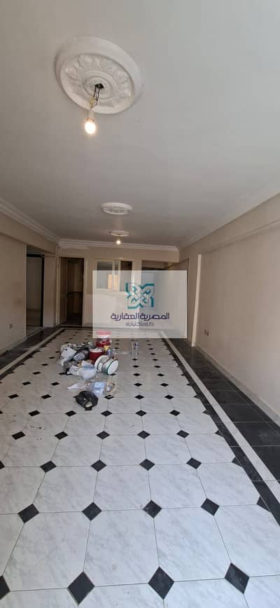  #شقة سوبر لوكس #للإيجار – المعراج السفلي شقة جاهزة للسكن في موقع مميز،  قريبة من سور الجيش  ومدرسة بريلفدج.  الدور 3