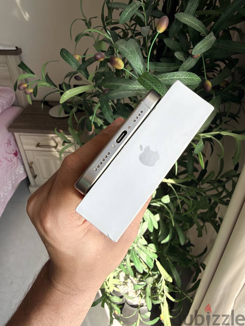 Apple - iPhone 16 Pro Max 2