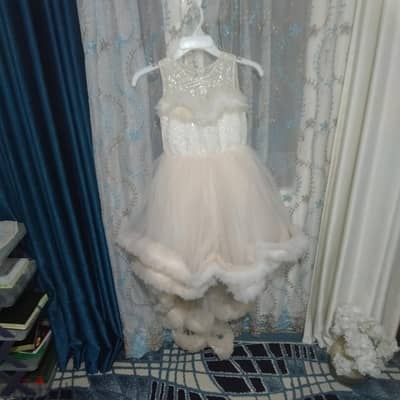 فستان فرح لبسه واحده