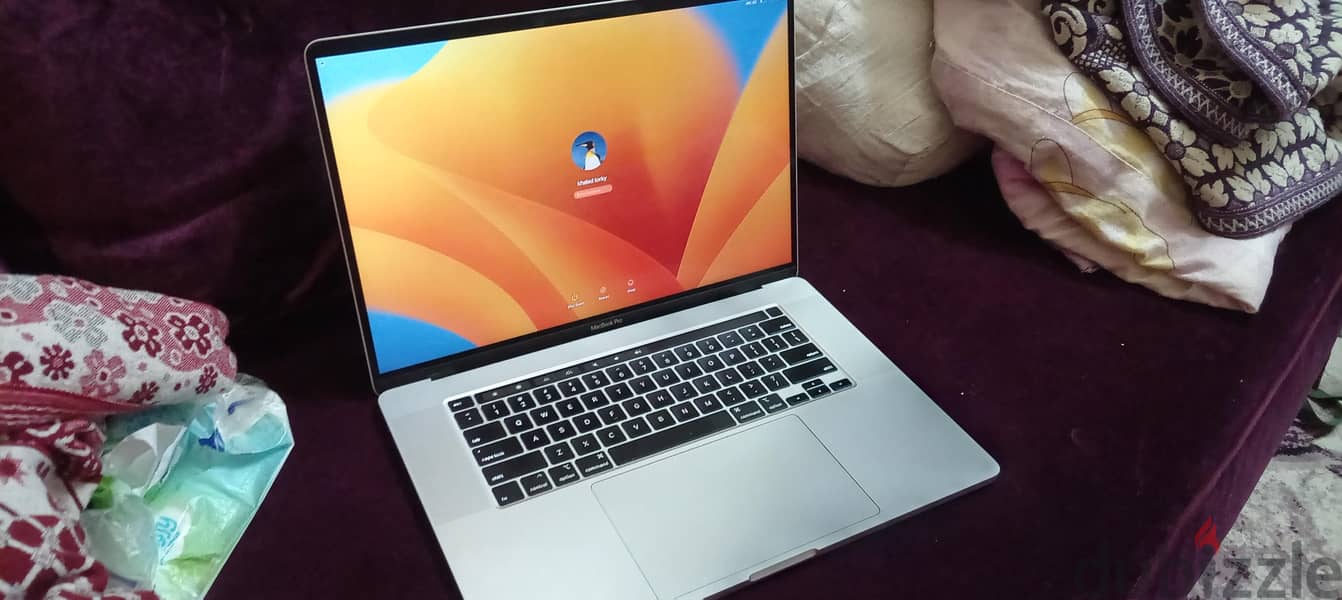 macbook pro 2