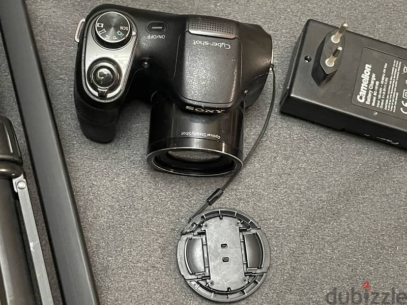 Sony camera DSC-h200 + tripod + rechargeable batteries 1