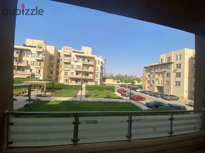 An exceptional opportunity  A 240m² apartment at Wessal Views overlooking a wide garden—featuring an original contract and a great deal!