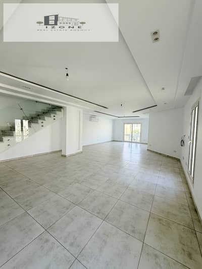 I Villa Roof ايجار في ماونتن فيو هايد بارك Mountain View Hyde Park 305م 4 غرف نوم 3 حمامات غرفة ناني بالحمام مطبخ وتكييف