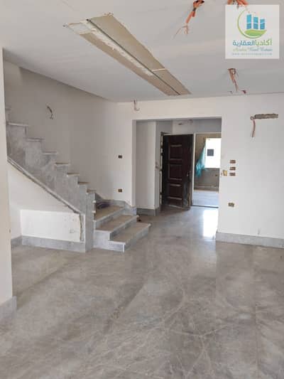 For sale, any villa roof type B in Mountain View Hyde Park compound, its price is a bargain, 70% finishing