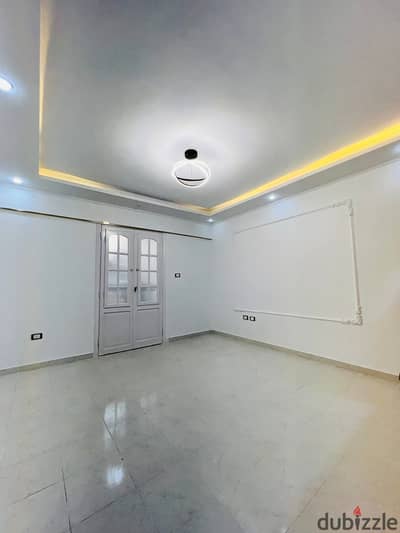 شقه في الإسكندرية العجمي شاطي النخيل بجوار مجمع الخدمات العامة تشطيب هاي لوكس مسجله وكامله المرفق